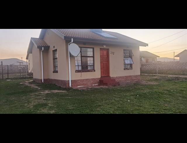 2 BEDROOM FREEHOLD FOR SALE IN MPOPHOMENI